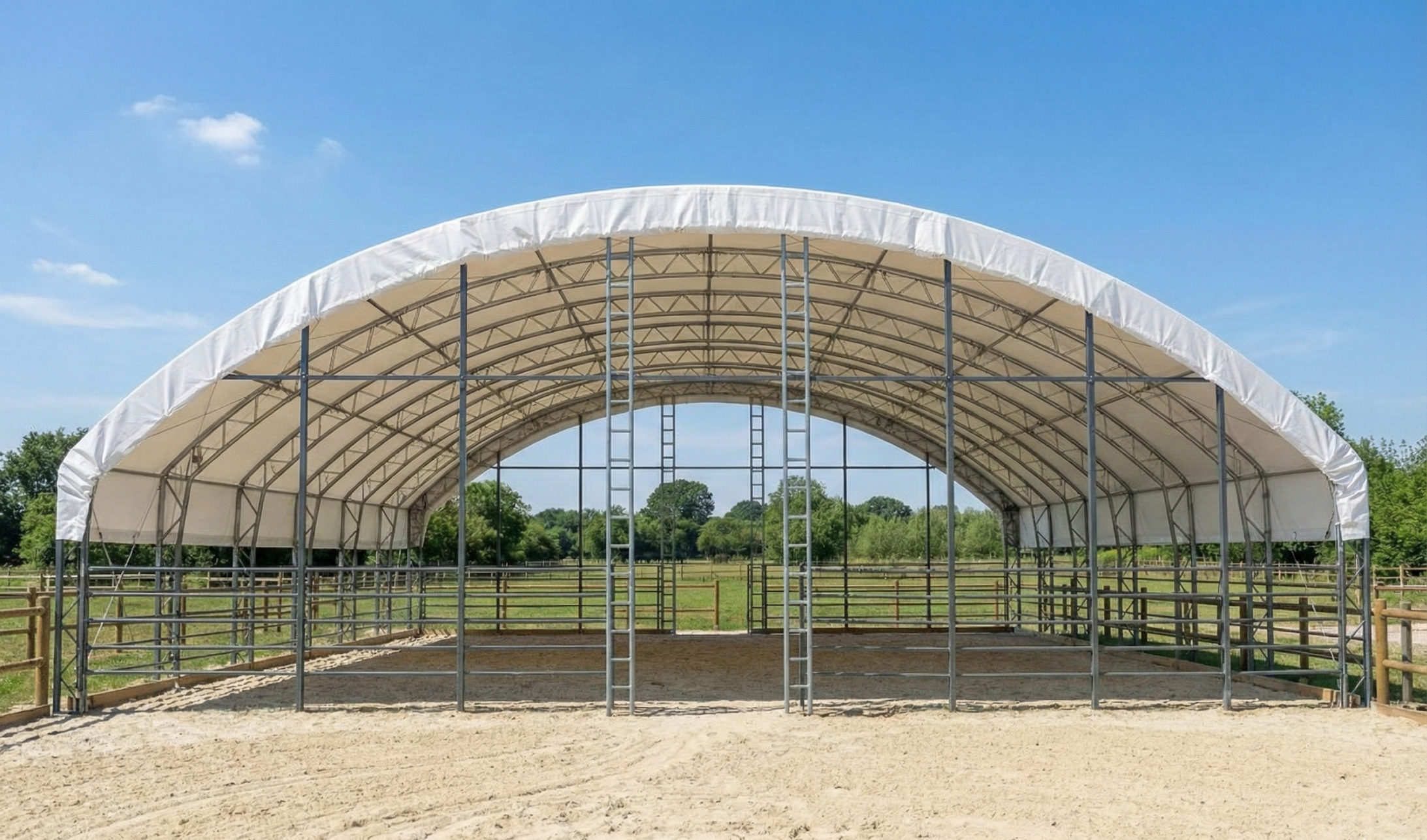 Reithalle bauen Kosten: Stahlbau vs. Zelt-Konstruktion