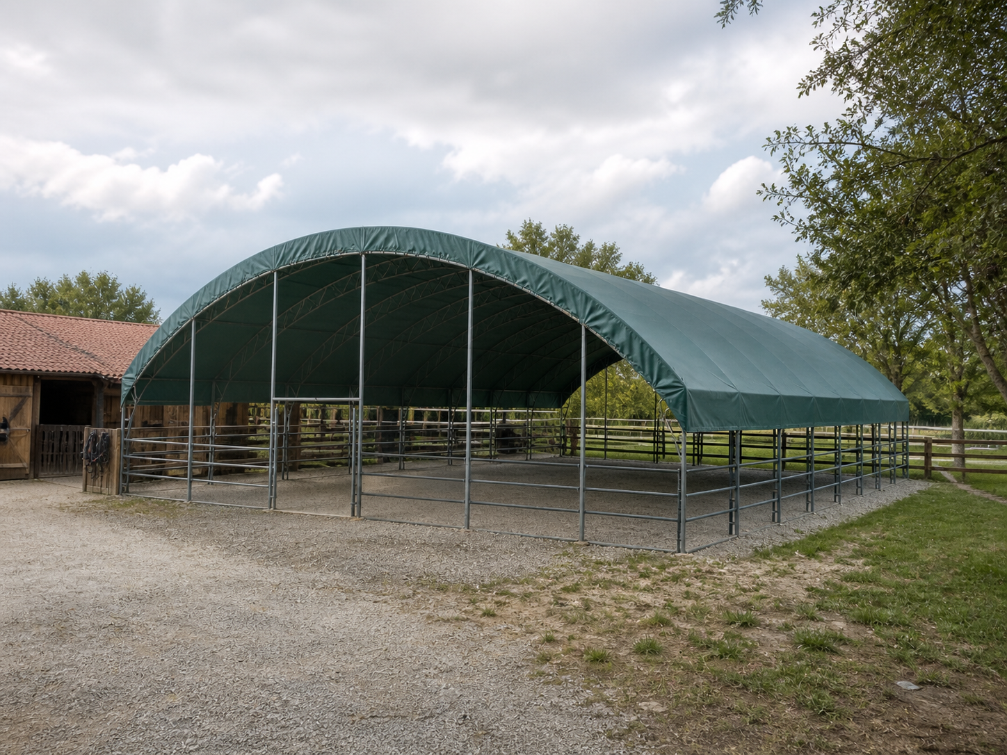 Reitplatzüberdachung 20 × 20 × 6,5 m Ansicht 4