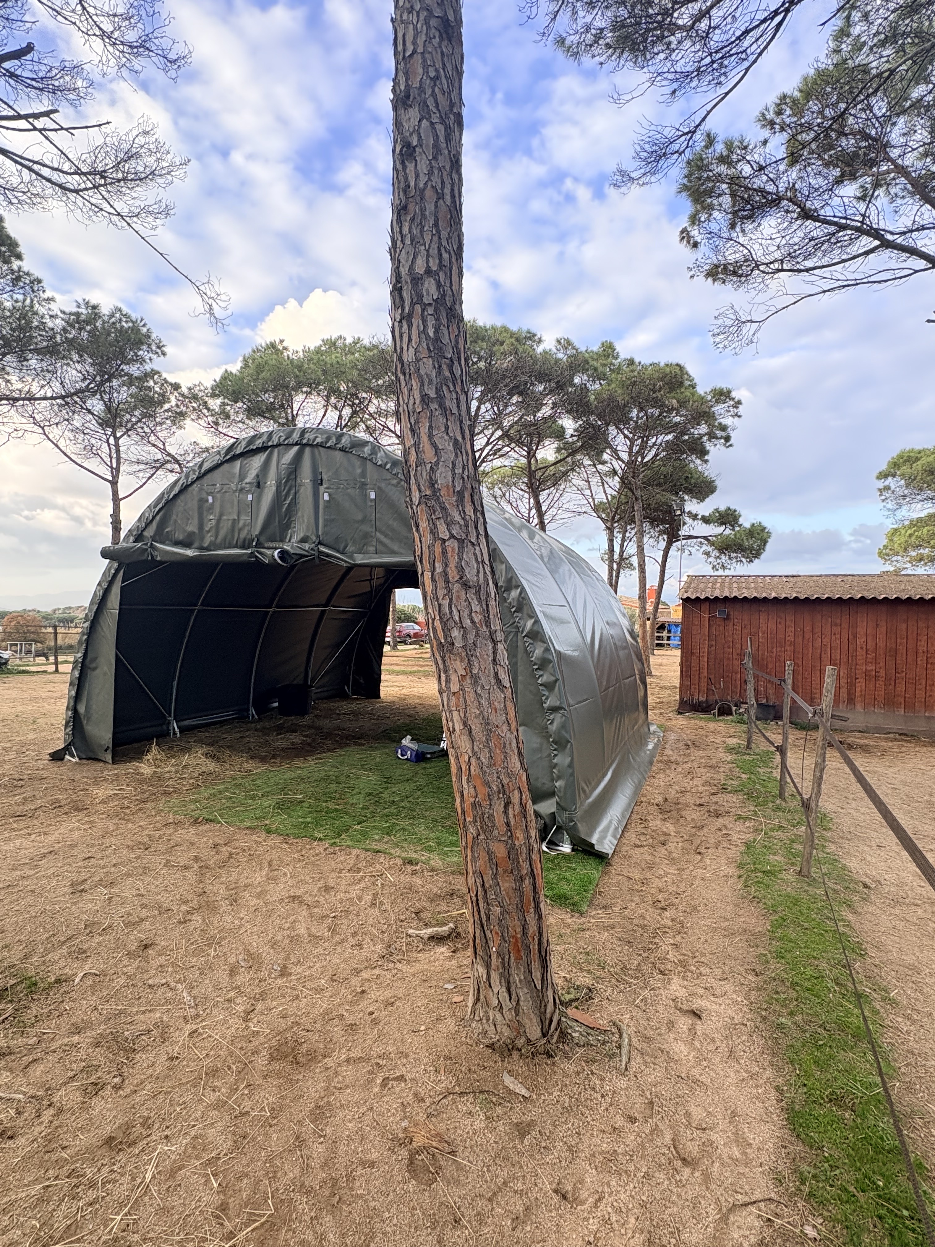 Rundbogenhalle 6,10 × 6,10 × 3,66 m Ansicht 2